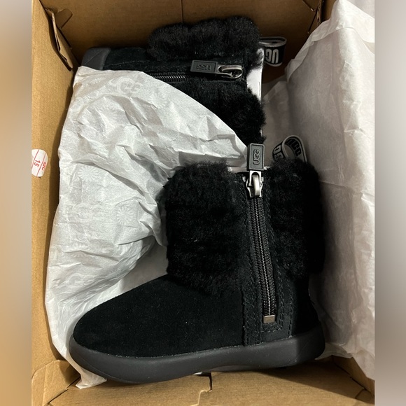 UGG T MINI QUILTED FLUFF/ TD size 6 - Picture 3 of 5